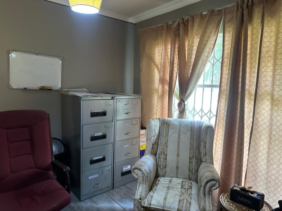 4 Bedroom Property for Sale in Oos Einde North West